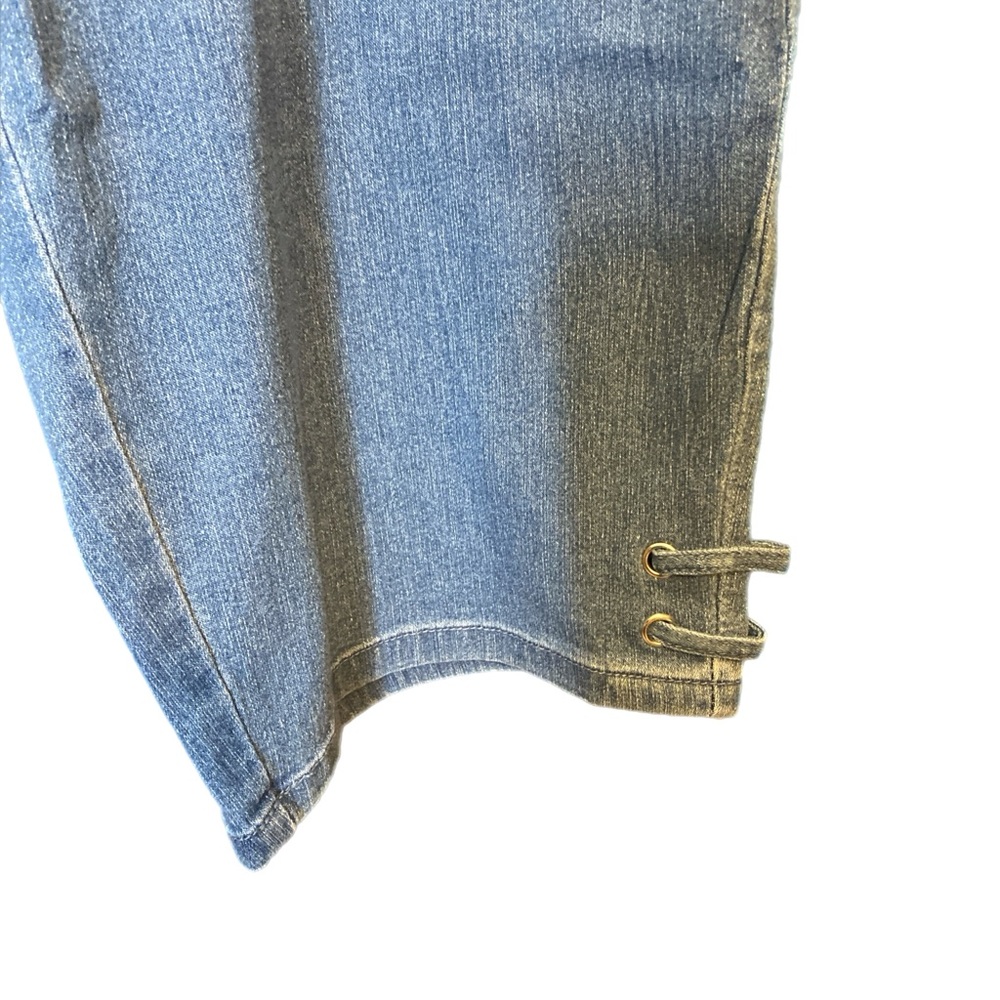 Real Size Woman’s Blue Denim Capri, Size XL Elastic Waist Band NWOT - Picture 3 of 6